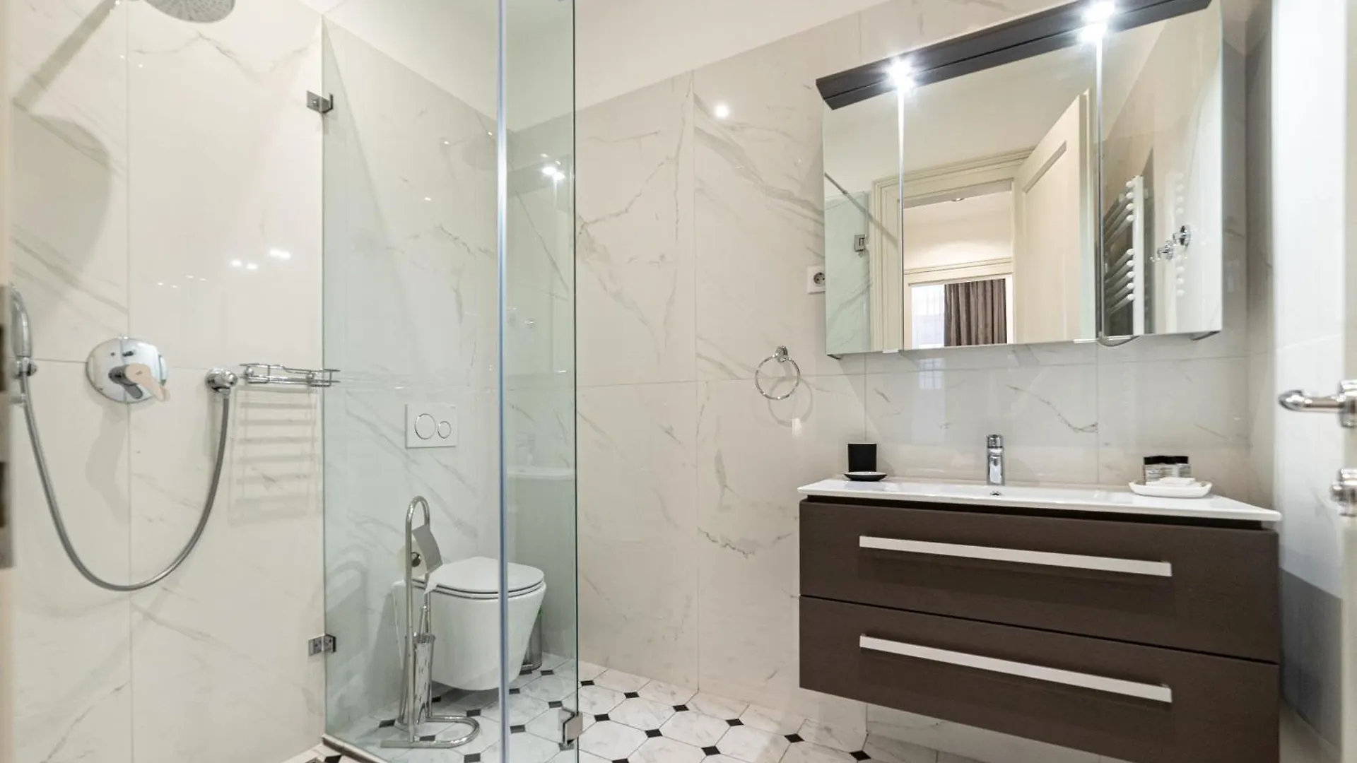 Kozmo Residences Budapest 5*,